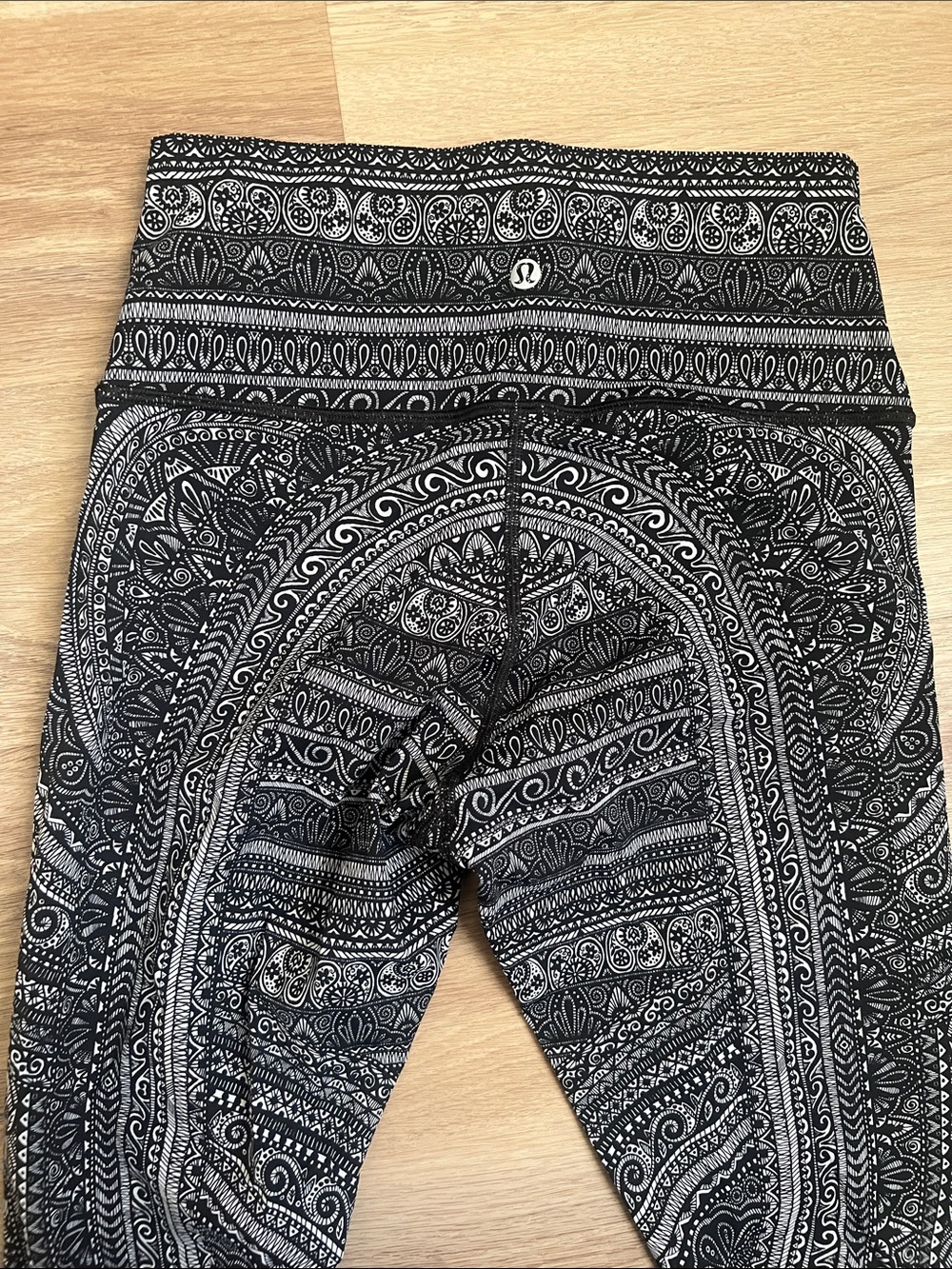 Lululemon Patterned Leggings - Picture 4 of 7